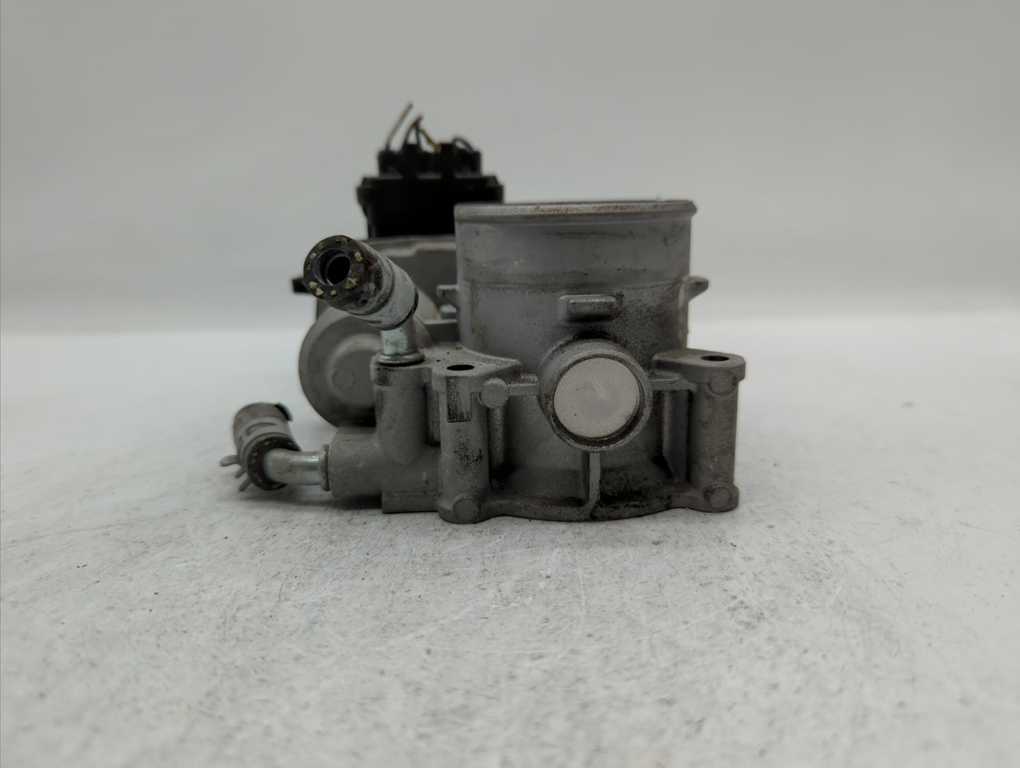 2017 Mitsubishi Outlander Sport Throttle Body P/N:57021 6X05 0243 Fits OEM Used Auto Parts - Oemusedautoparts1.com