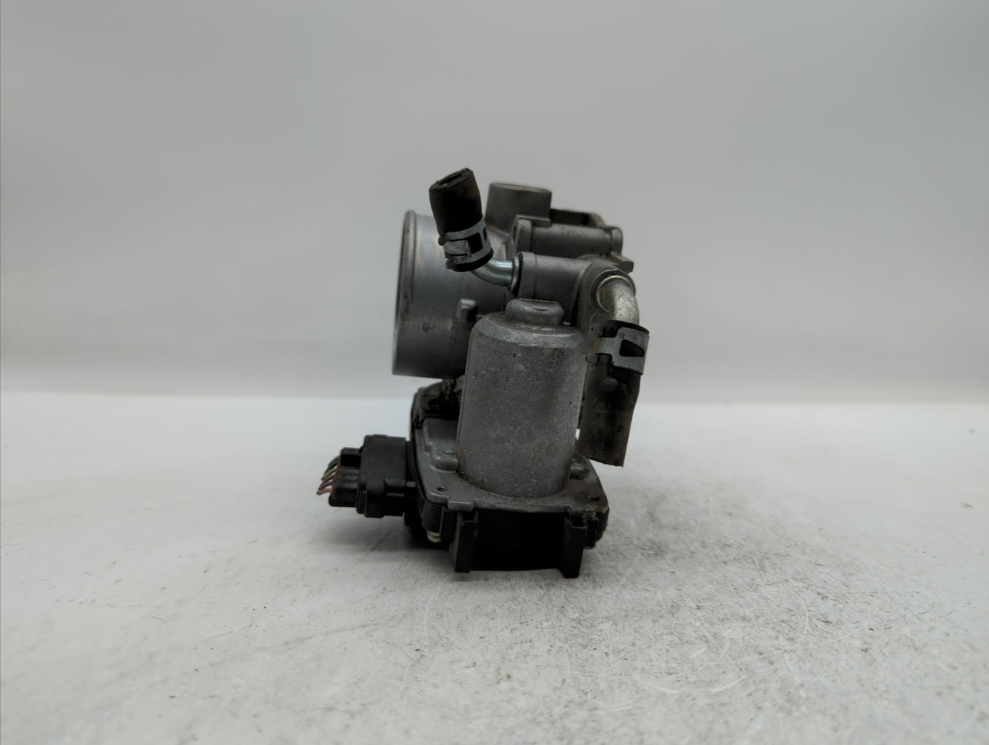 2017 Mitsubishi Outlander Sport Throttle Body P/N:57021 6X05 0243 Fits OEM Used Auto Parts - Oemusedautoparts1.com