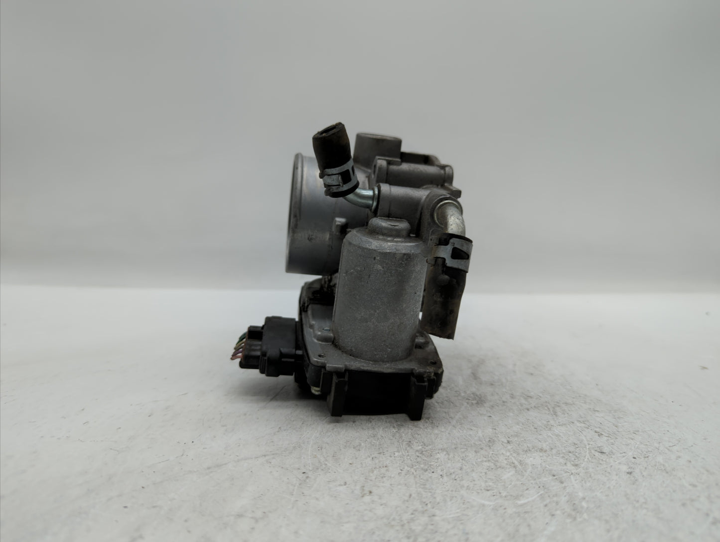 2017 Mitsubishi Outlander Sport Throttle Body P/N:57021 6X05 0243 Fits OEM Used Auto Parts - Oemusedautoparts1.com