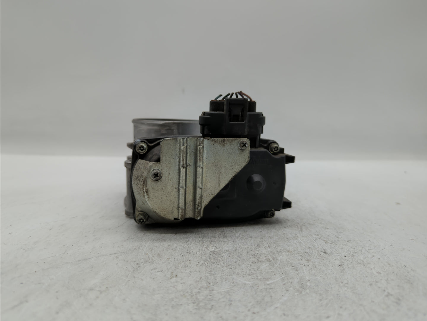 2017 Mitsubishi Outlander Sport Throttle Body P/N:57021 6X05 0243 Fits OEM Used Auto Parts - Oemusedautoparts1.com