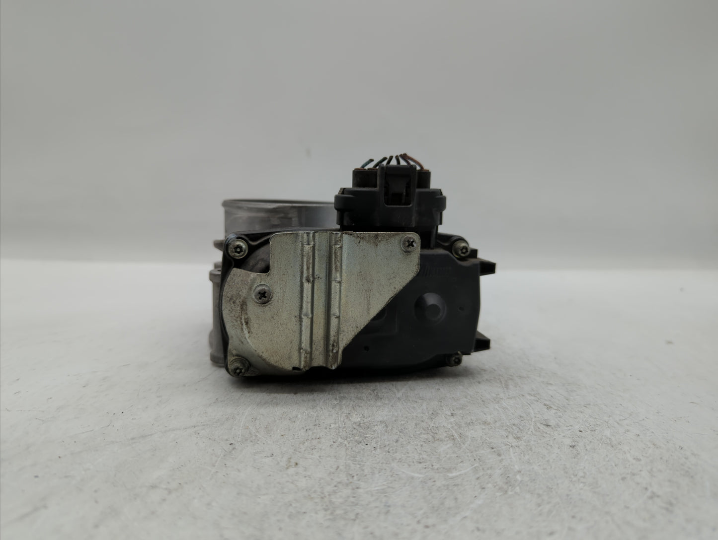 2017 Mitsubishi Outlander Sport Throttle Body P/N:57021 6X05 0243 Fits OEM Used Auto Parts - Oemusedautoparts1.com
