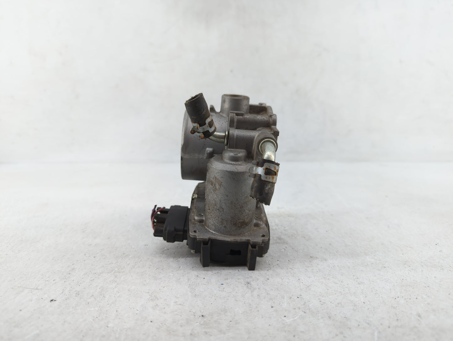 2017 Mitsubishi Outlander Sport Throttle Body P/N:57021 B Fits OEM Used Auto Parts - Oemusedautoparts1.com
