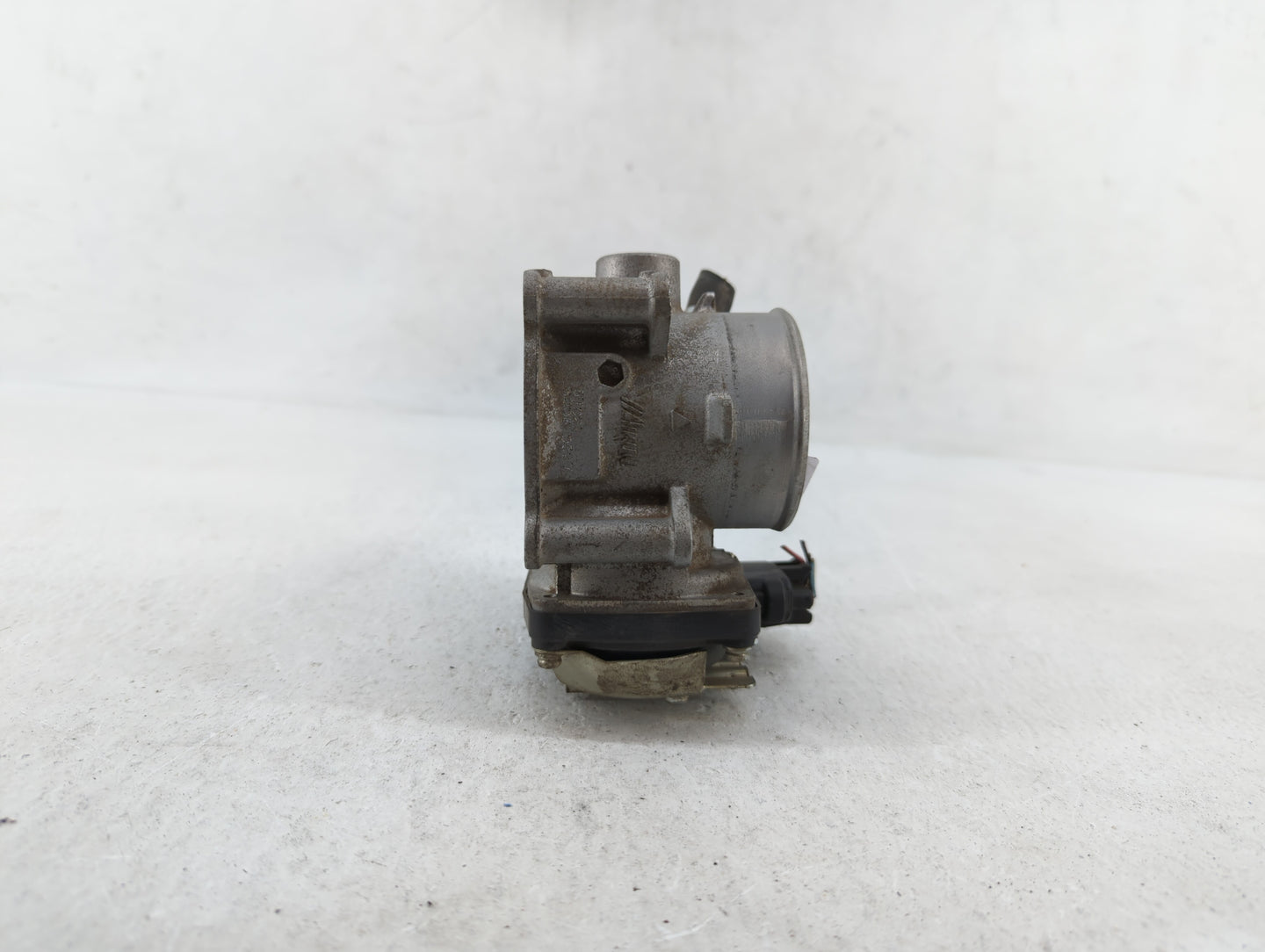 2017 Mitsubishi Outlander Sport Throttle Body P/N:57021 B Fits OEM Used Auto Parts - Oemusedautoparts1.com