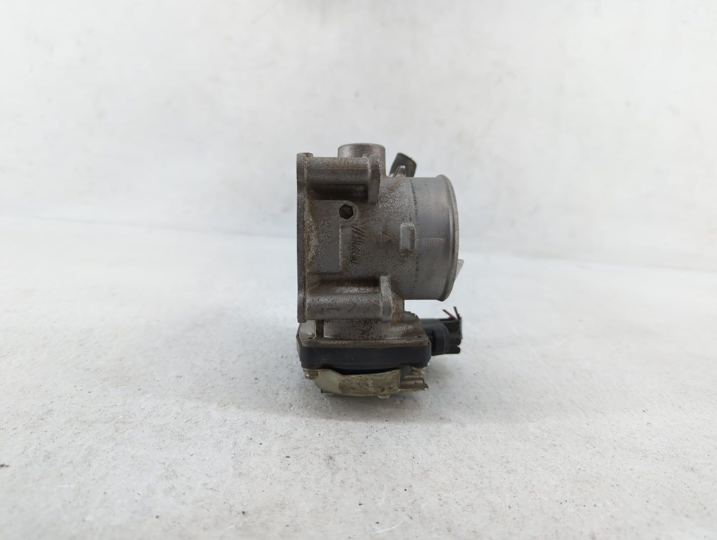 2017 Mitsubishi Outlander Sport Throttle Body P/N:57021 B Fits OEM Used Auto Parts - Oemusedautoparts1.com