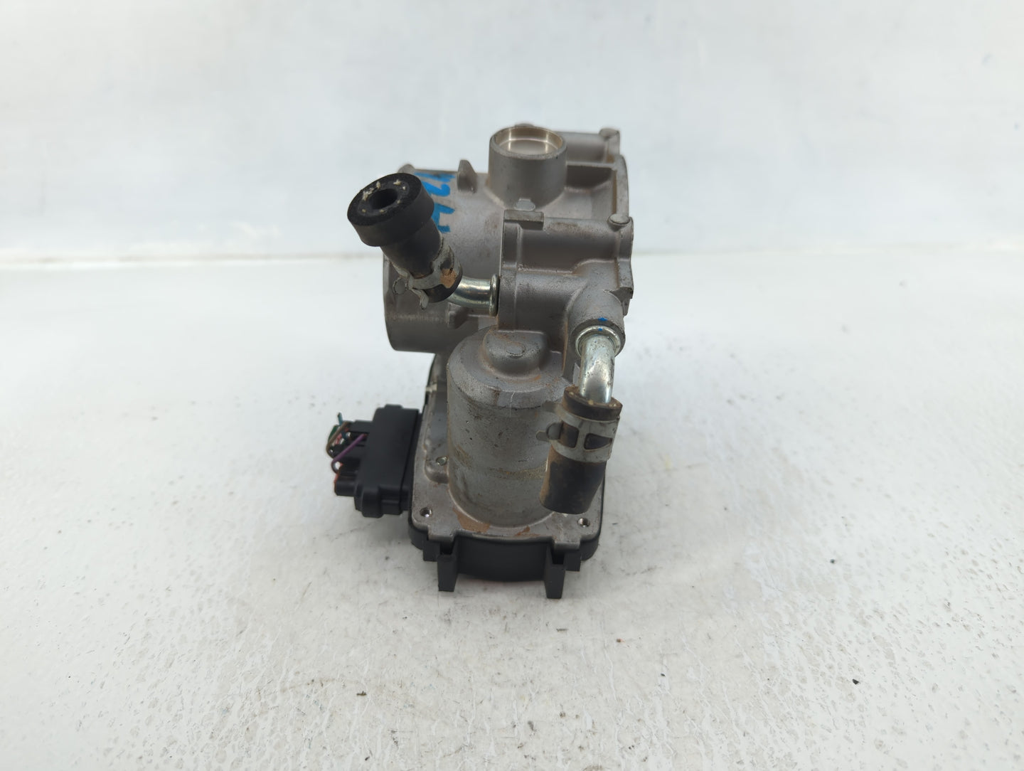 2013-2017 Mitsubishi Outlander Sport Throttle Body P/N:7612 0018 Fits Fits 2013 2014 2015 2016 2017 OEM Used Auto Parts - Oe