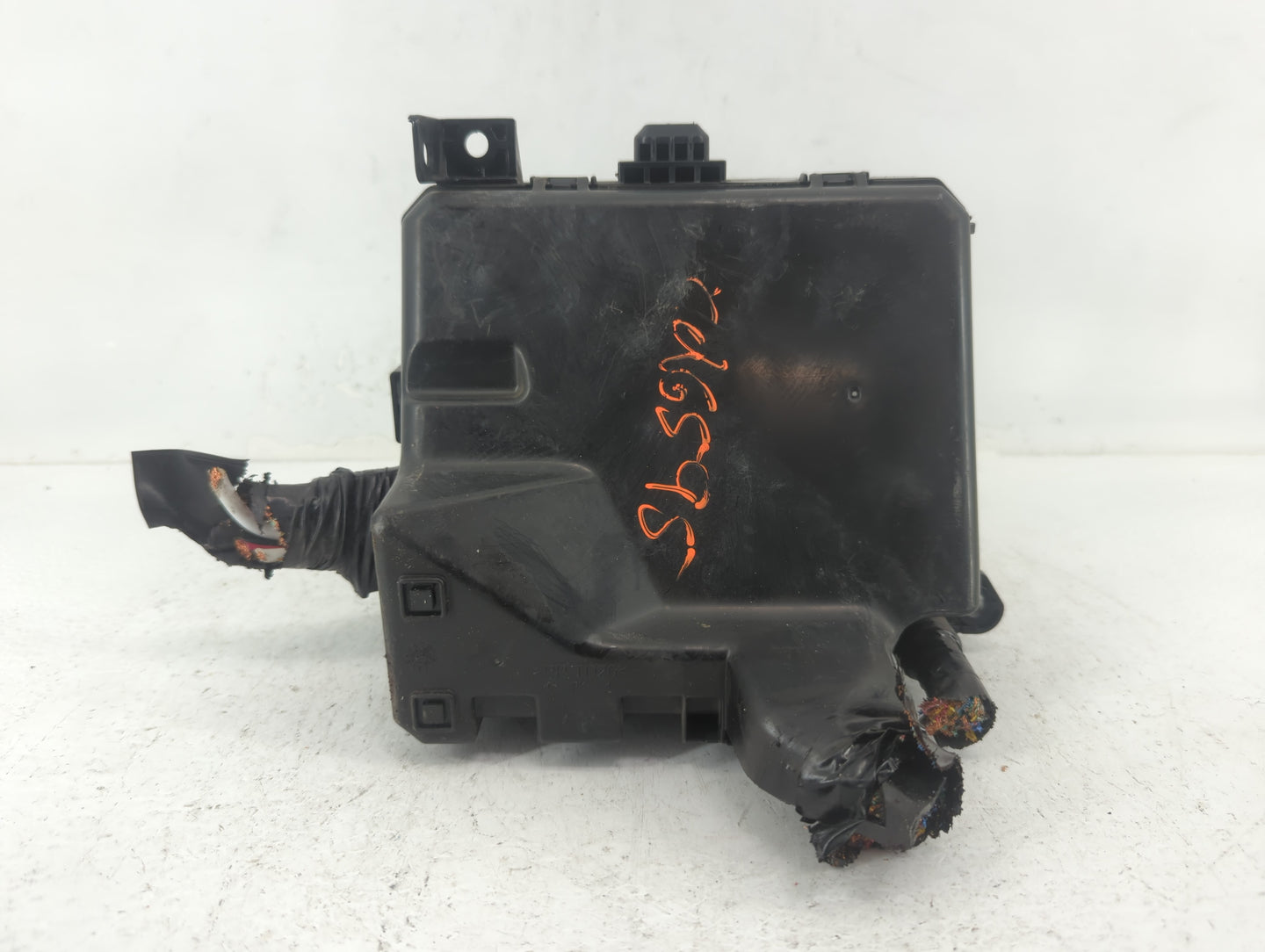 2012-2017 Mitsubishi Outlander Sport Fusebox Fuse Box Panel Relay Module P/N:8565A268 Fits Fits 2012 2013 2014 2015 2016 201