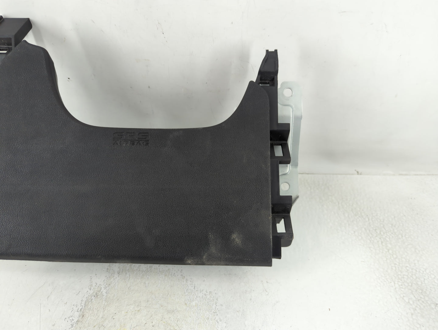 2016-2017 Mitsubishi Outlander Sport Air Bag Driver Left Knee OEM P/N:0080P1100016 Fits Fits 2016 2017 OEM Used Auto Parts -