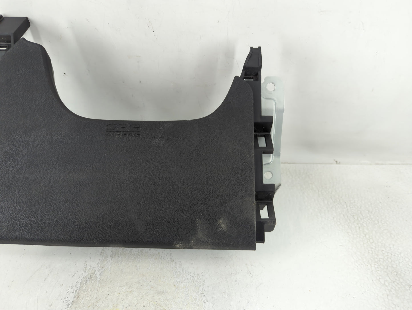 2016-2017 Mitsubishi Outlander Sport Air Bag Driver Left Knee OEM P/N:0080P1100016 Fits Fits 2016 2017 OEM Used Auto Parts -