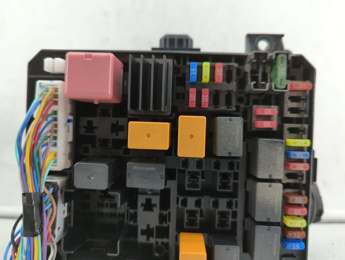 2012-2017 Mitsubishi Rvr Fusebox Fuse Box Panel Relay Module P/N:8565A268 Fits Fits 2012 2013 2014 2015 2016 2017 OEM Used A