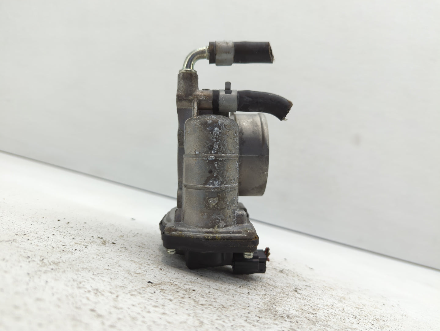 2009-2020 Nissan 370z Throttle Body P/N:526-01 526-020Z07 Fits OEM Used Auto Parts - Oemusedautoparts1.com