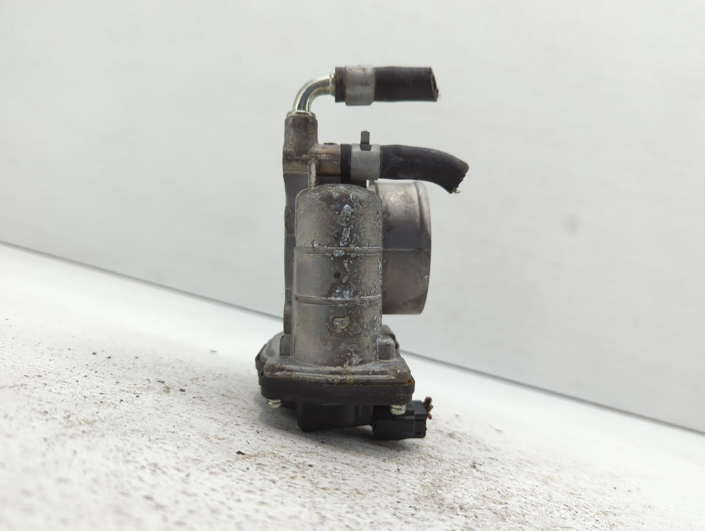 2009-2020 Nissan 370z Throttle Body P/N:526-01 526-020Z07 Fits OEM Used Auto Parts - Oemusedautoparts1.com