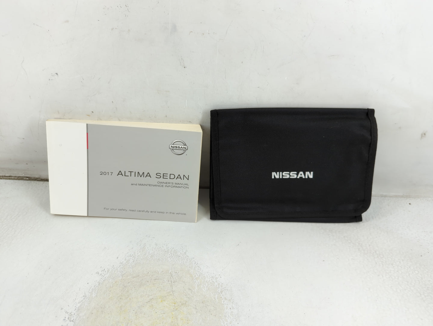 2017 Nissan Altima Owners Manual Book Guide P/N:OM17EA 0L33U0 OEM Used Auto Parts - Oemusedautoparts1.com