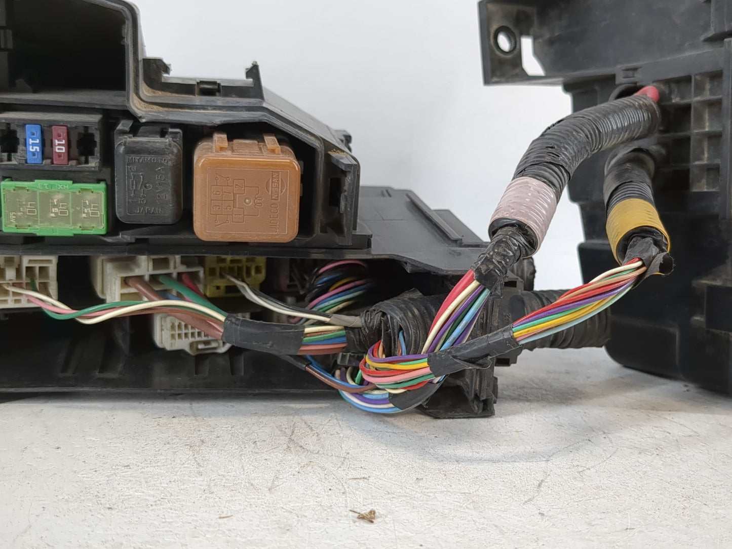 2016-2017 Nissan Altima Fusebox Fuse Box Panel Relay Module P/N:7254-5763-30 Fits Fits 2016 2017 OEM Used Auto Parts - Oemus