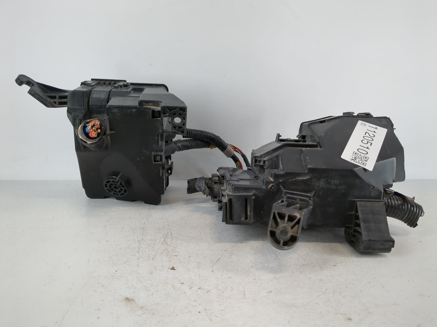 2016-2017 Nissan Altima Fusebox Fuse Box Panel Relay Module P/N:7254-5763-30 Fits Fits 2016 2017 OEM Used Auto Parts - Oemus