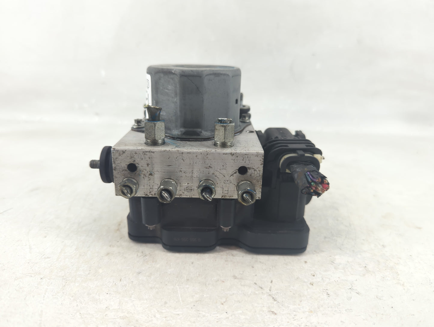 2017 Nissan Altima ABS Pump Control Module Replacement P/N:47660 9HS0A Fits OEM Used Auto Parts - Oemusedautoparts1.com