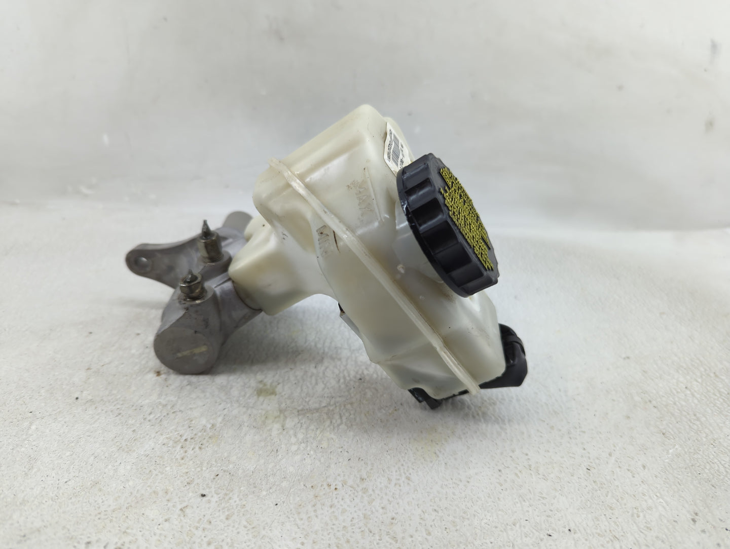 2013-2018 Nissan Altima Brake Master Cylinder 1276573 - Oemusedautoparts1.com