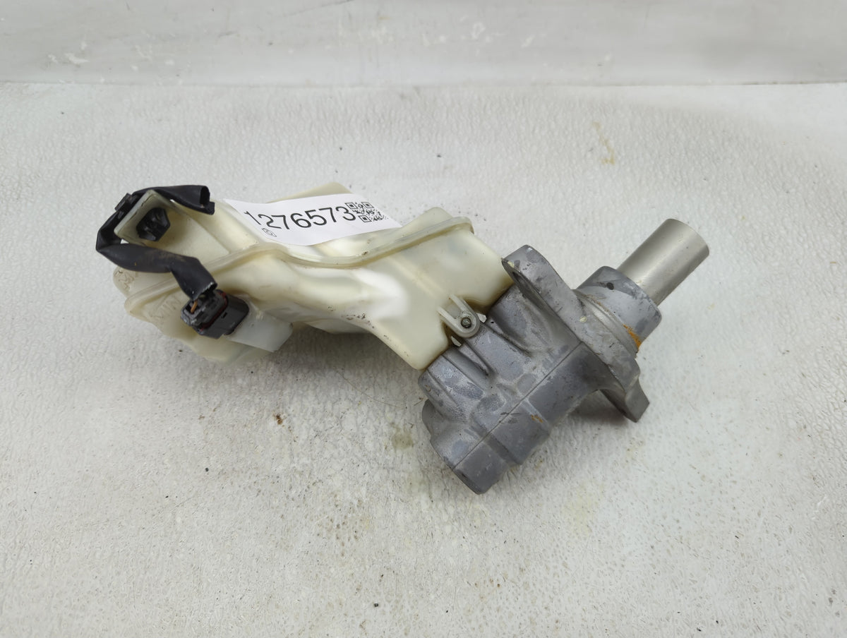 2013-2018 Nissan Altima Brake Master Cylinder 1276573 - Oemusedautoparts1.com