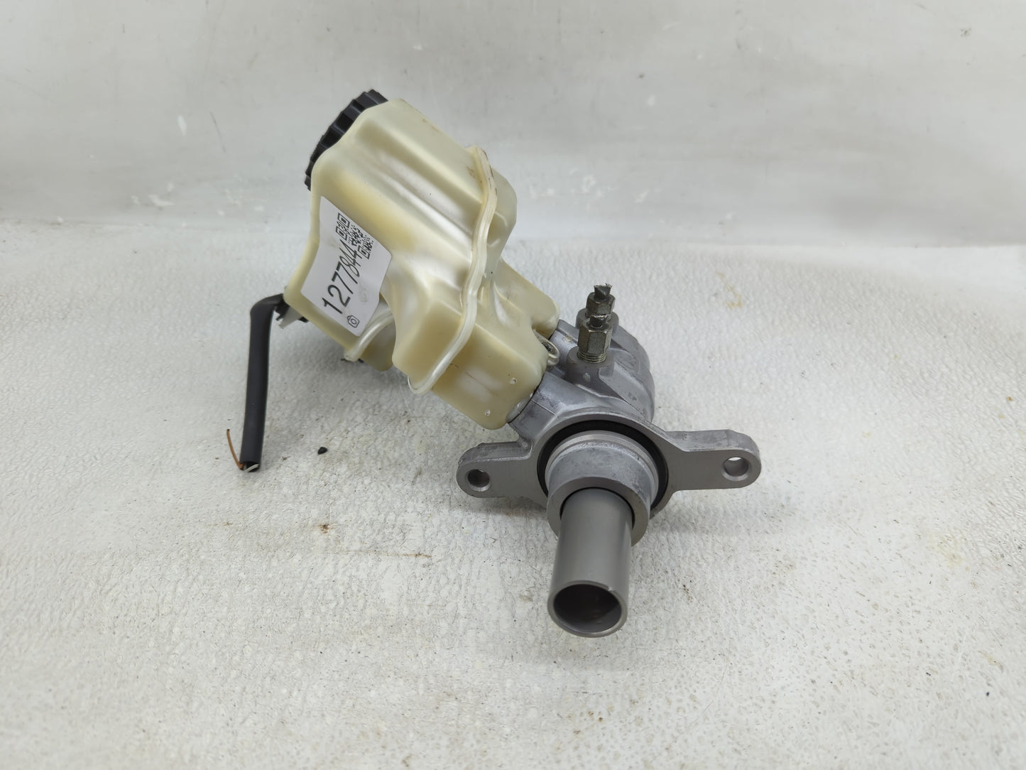 2013-2018 Nissan Altima Brake Master Cylinder 1277844 - Oemusedautoparts1.com
