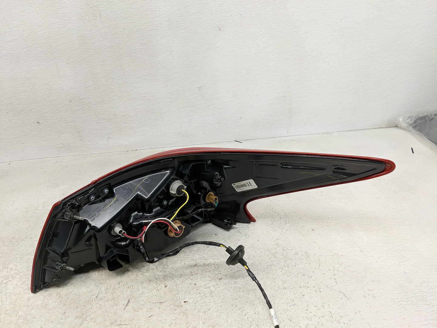 2016-2017 Nissan Altima Tail Light Assembly Driver Left OEM P/N:2XL 949 822-01 Fits Fits 2016 2017 OEM Used Auto Parts - Oem