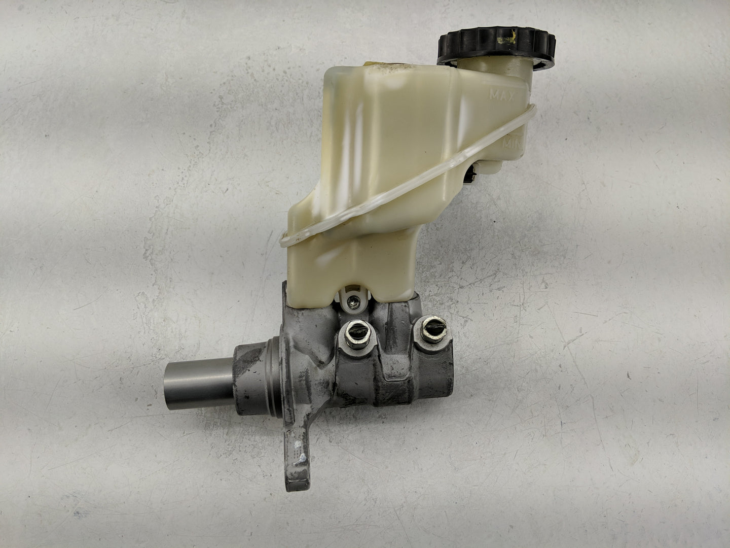 2013-2018 Nissan Altima Brake Master Cylinder 1313776 - Oemusedautoparts1.com