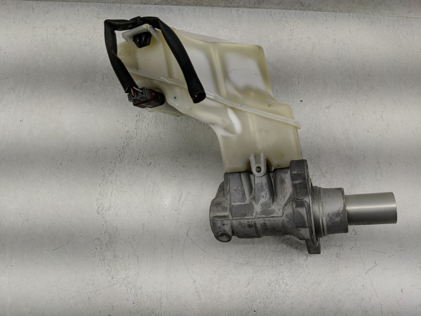 2013-2018 Nissan Altima Brake Master Cylinder 1313776 - Oemusedautoparts1.com