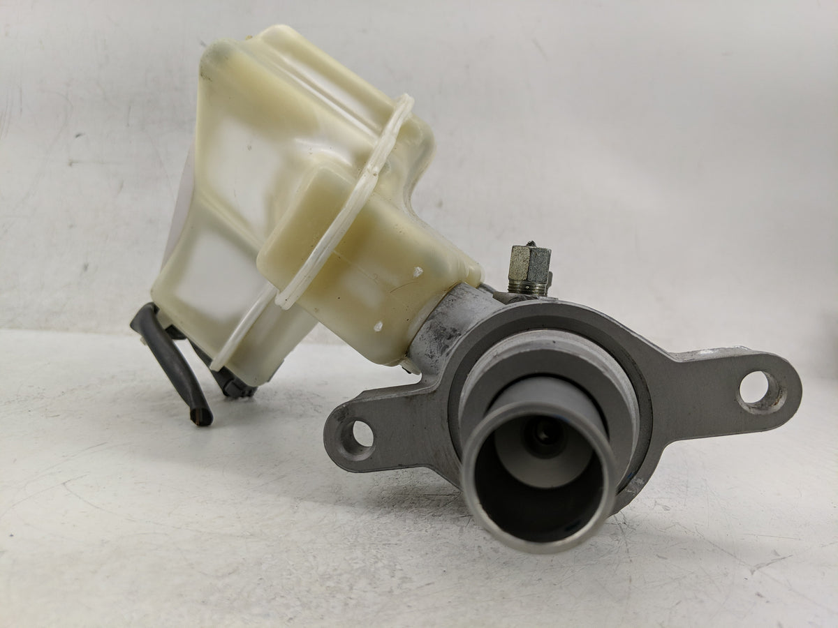 2013-2018 Nissan Altima Brake Master Cylinder 1313776 - Oemusedautoparts1.com