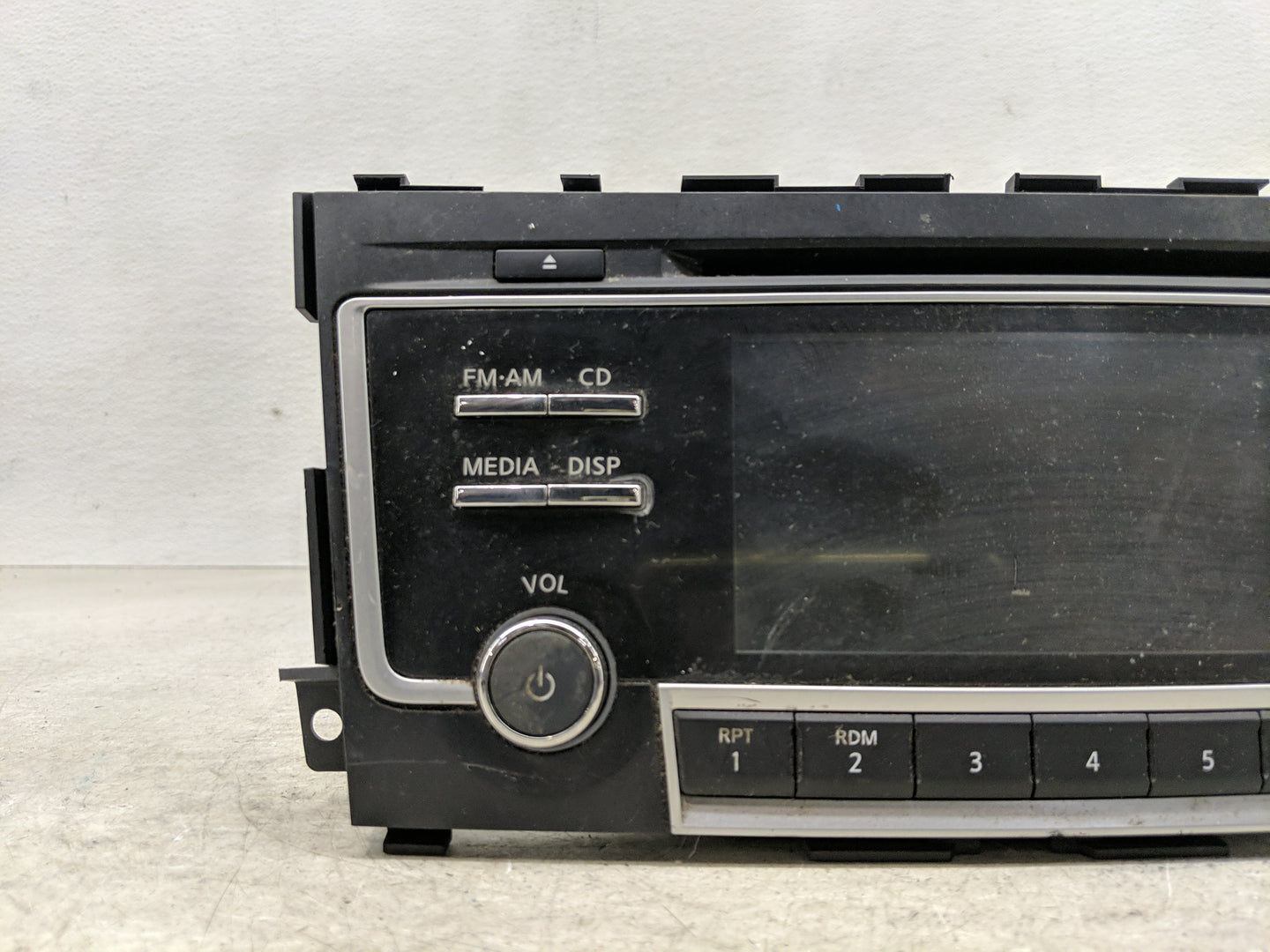 2017-2018 Nissan Altima Radio AM FM Cd Player Receiver Replacement P/N:28185-9HT1A Fits Fits 2017 2018 OEM Used Auto Parts -
