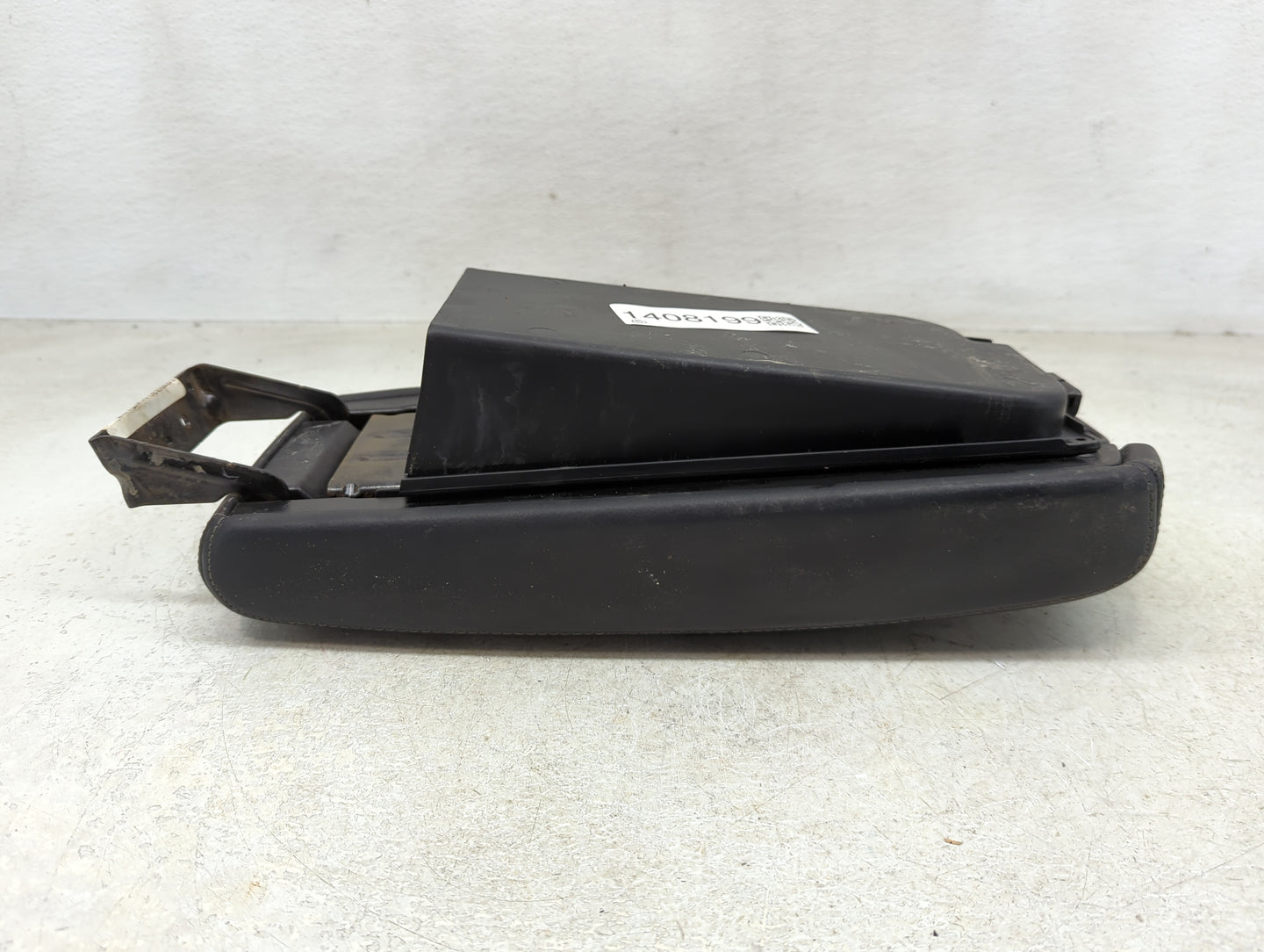 2017 Nissan Altima Center Console Armrest Cover Lid P/N:96920_9HT1A Fits OEM Used Auto Parts - Oemusedautoparts1.com