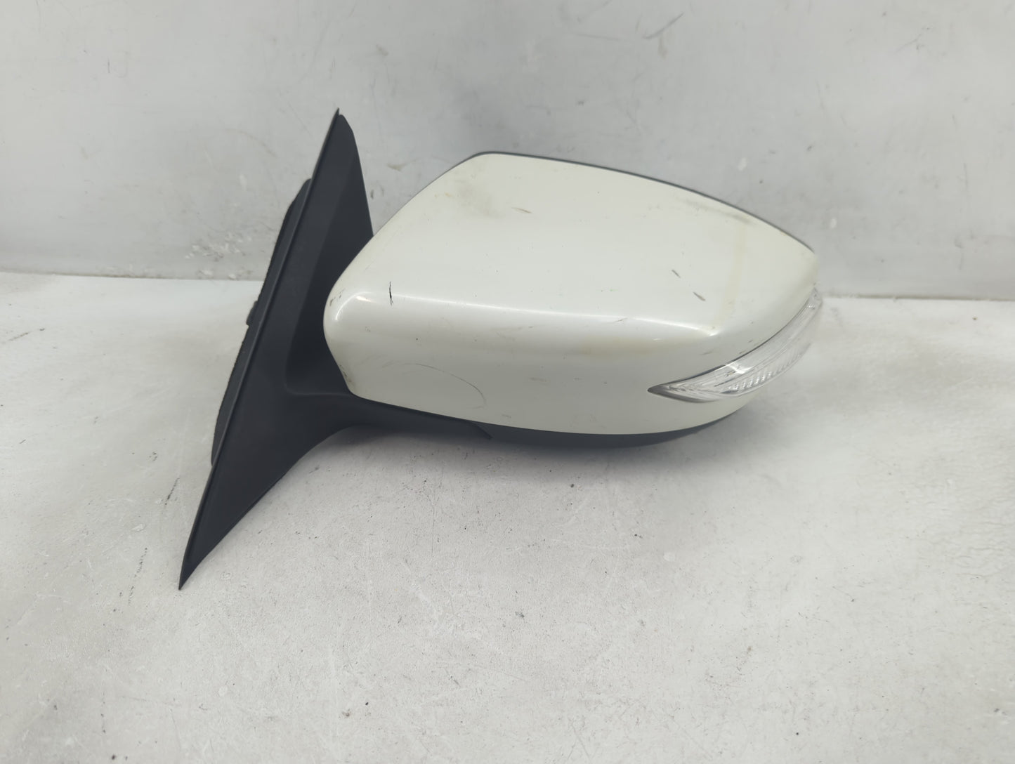2013-2018 Nissan Altima Driver Side View Mirror - Left Door Mirror OEM Used - Oemusedautoparts1.com
