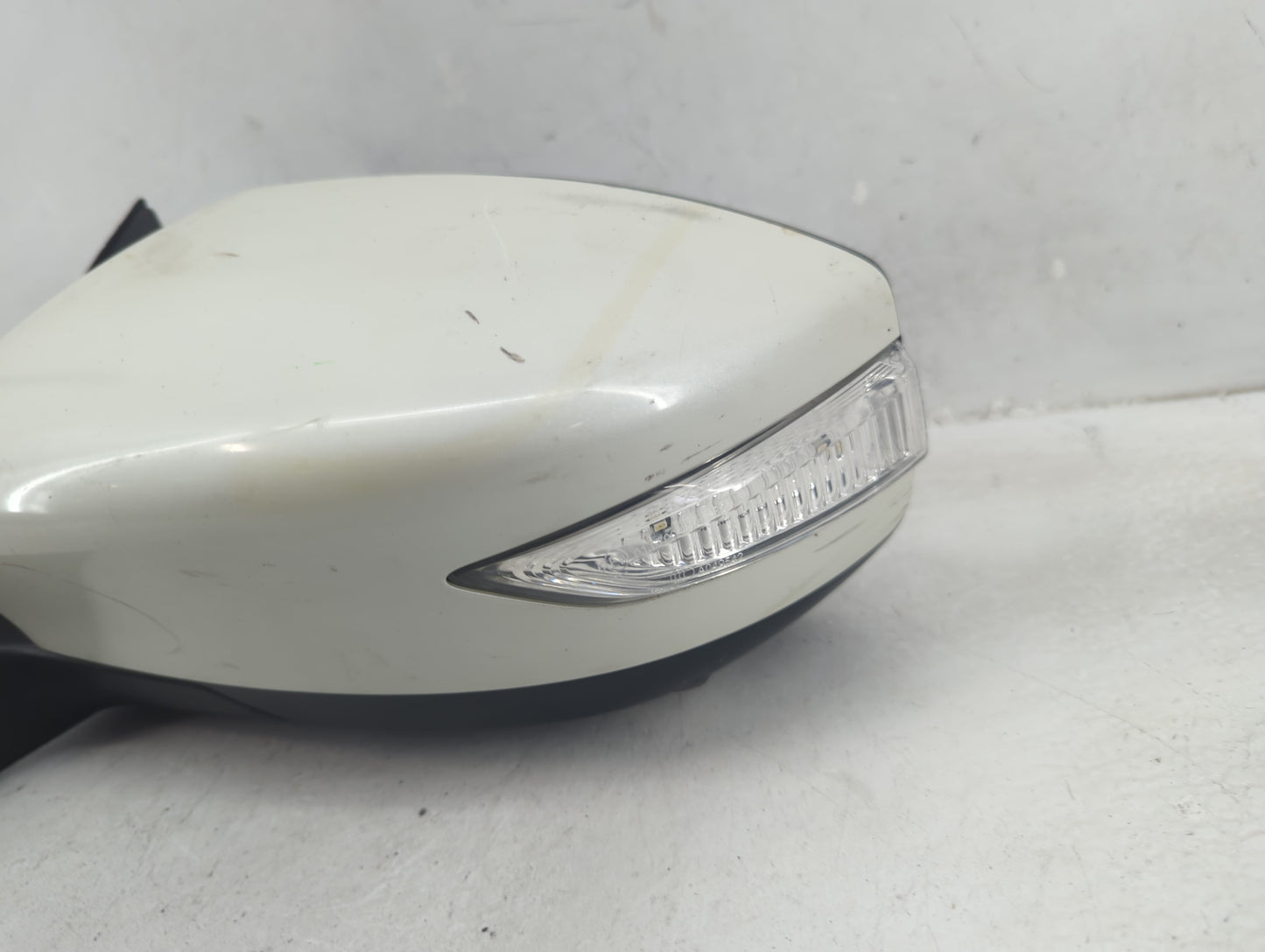 2013-2018 Nissan Altima Driver Side View Mirror - Left Door Mirror OEM Used - Oemusedautoparts1.com