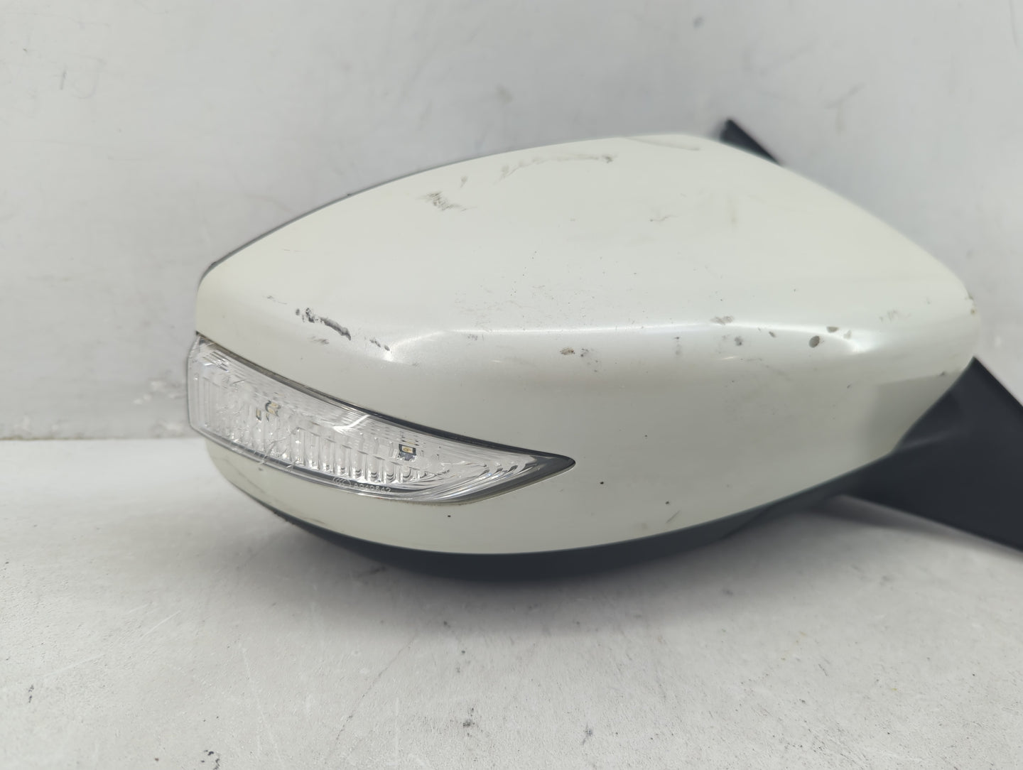 2013-2018 Nissan Altima Passenger Side View Mirror - Right Door Mirror OEM Used - Oemusedautoparts1.com