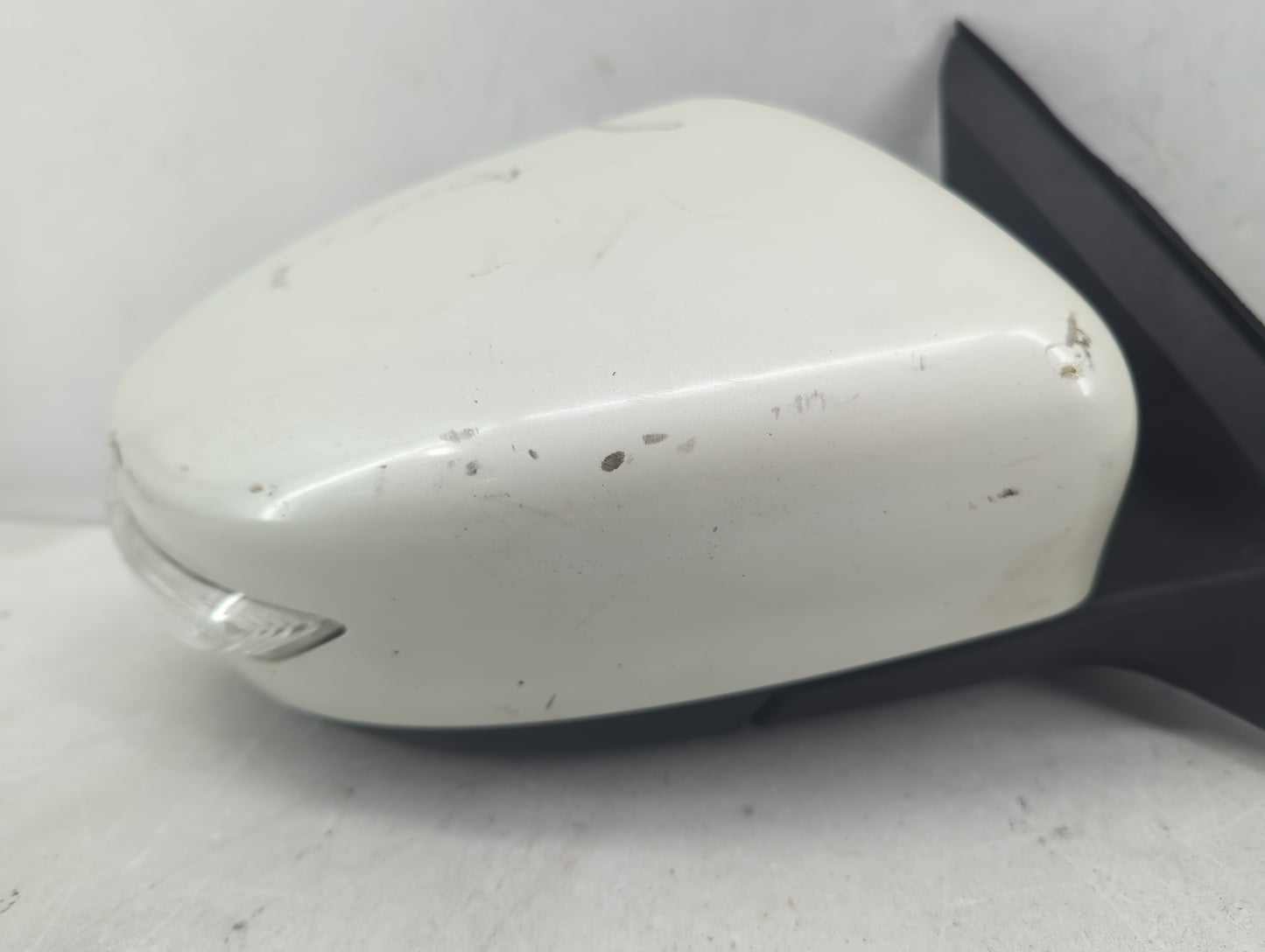 2013-2018 Nissan Altima Passenger Side View Mirror - Right Door Mirror OEM Used - Oemusedautoparts1.com