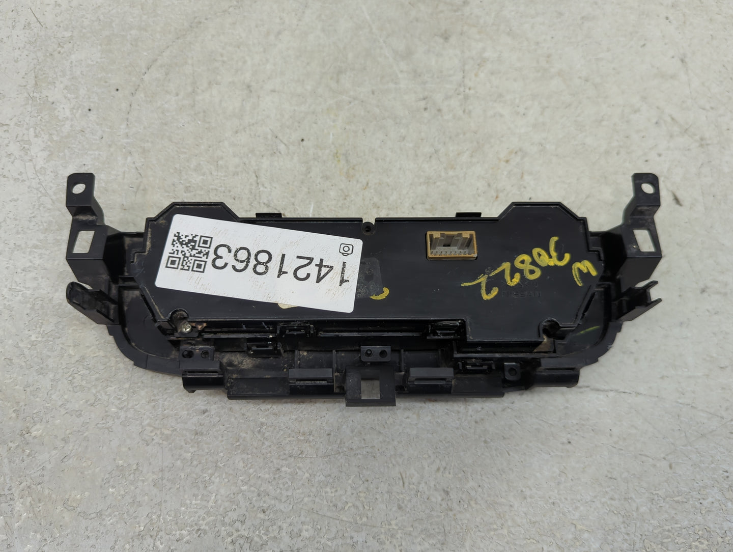 2016-2018 Nissan Altima Climate Control Module Temperature AC/Heater Replacement Fits Fits 2016 2017 2018 OEM Used Auto Part