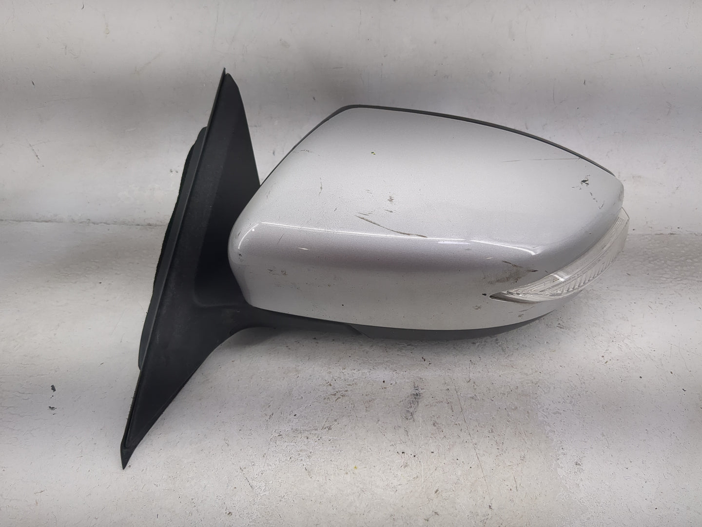 2013-2018 Nissan Altima Driver Side View Mirror - Left Door Mirror OEM Used - Oemusedautoparts1.com