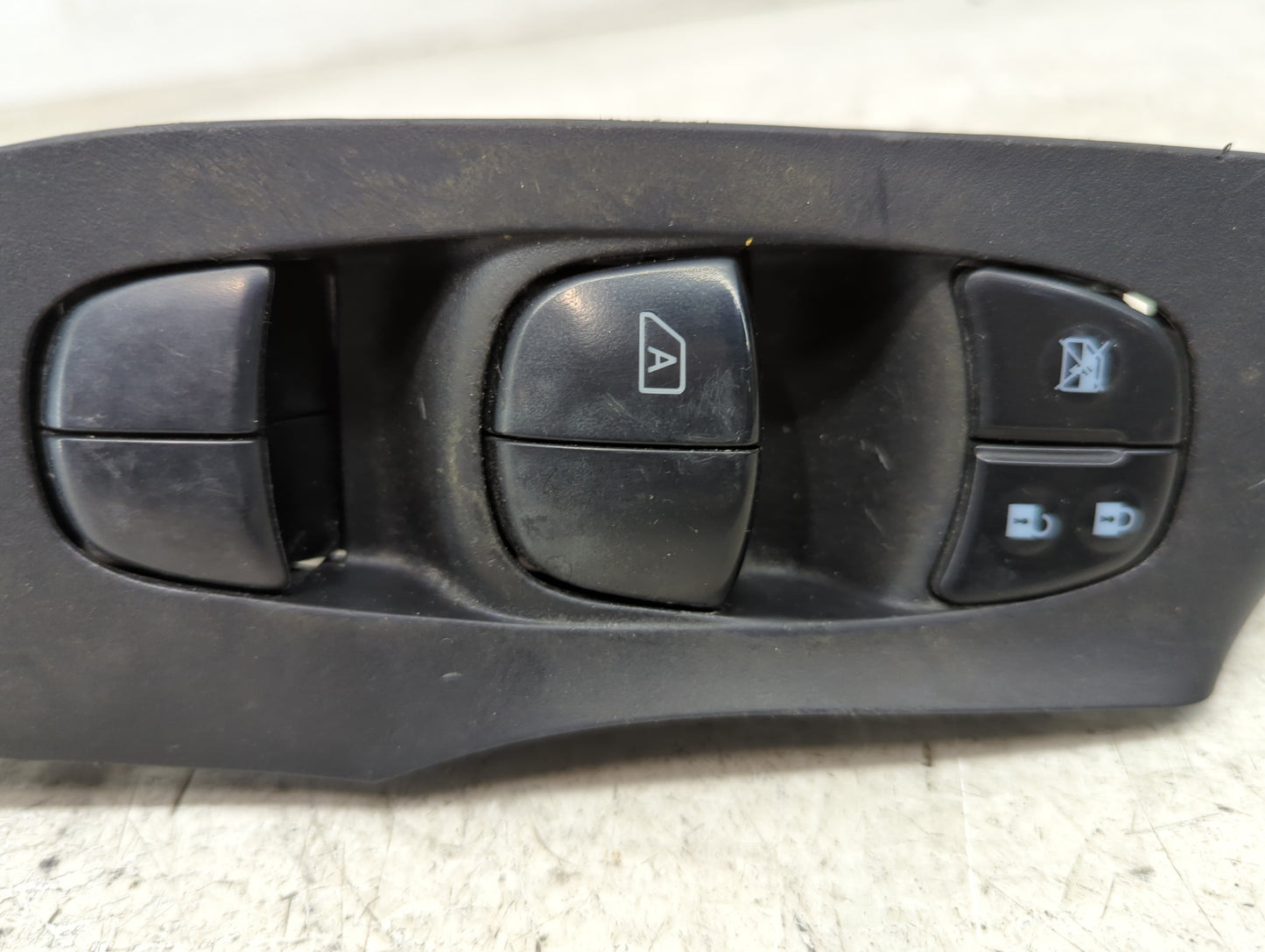 2013-2018 Nissan Altima Passenger Right Power Window Switch 25401 3ta5a 1493082 - Oemusedautoparts1.com