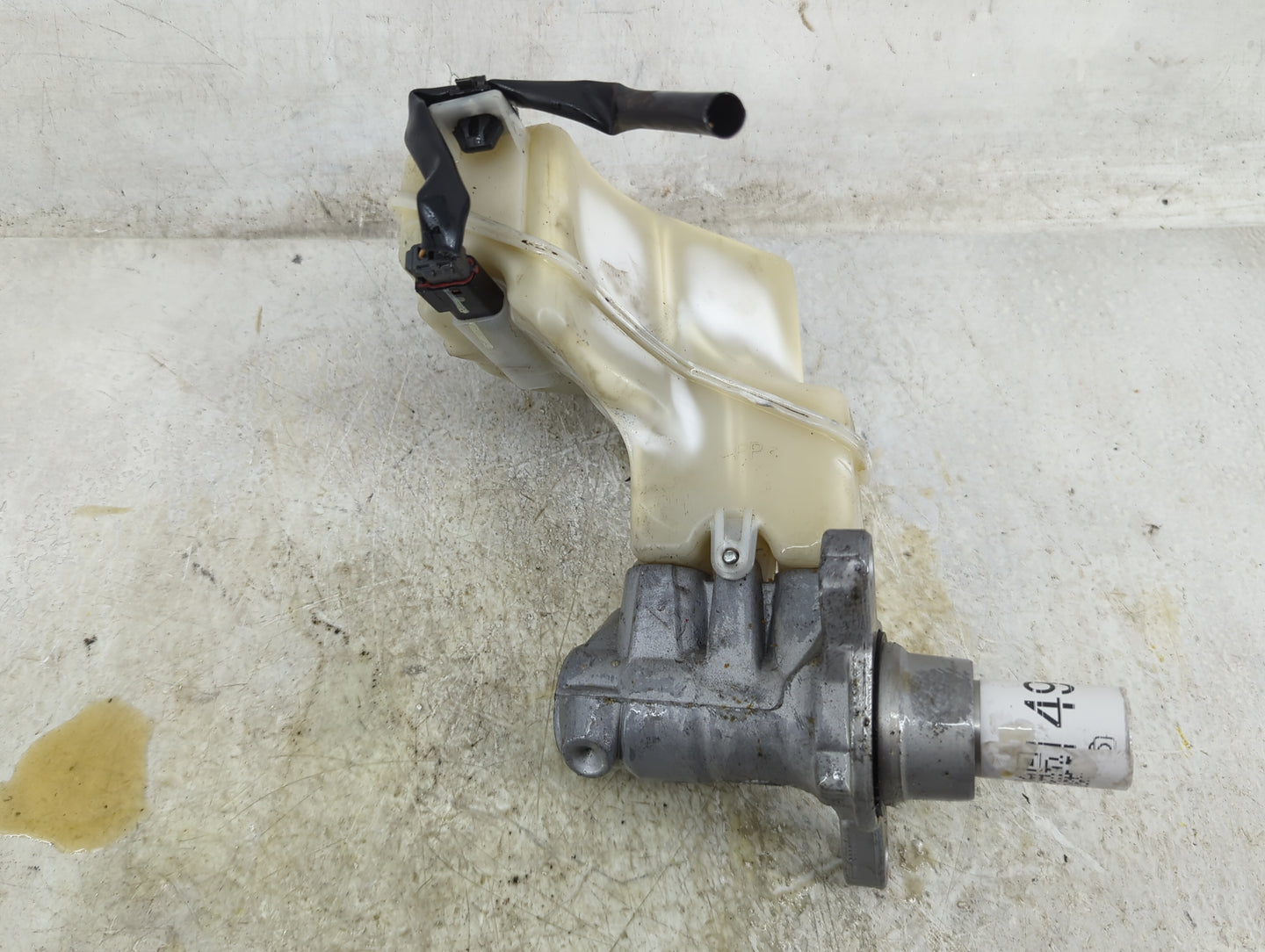2013-2018 Nissan Altima Brake Master Cylinder 1496720 - Oemusedautoparts1.com