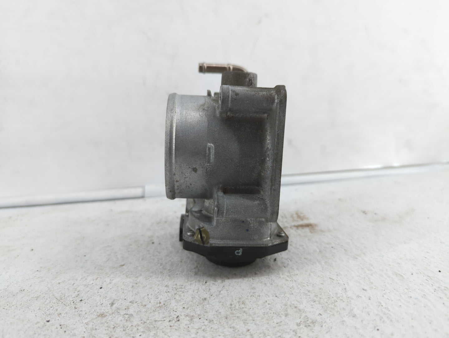 2013-2018 Nissan Altima Throttle Body P/N:3TA60-01 C 3TA60-01 B, 3TA60-01 A Fits Fits 2013 2014 2015 2016 2017 2018 2019 OEM