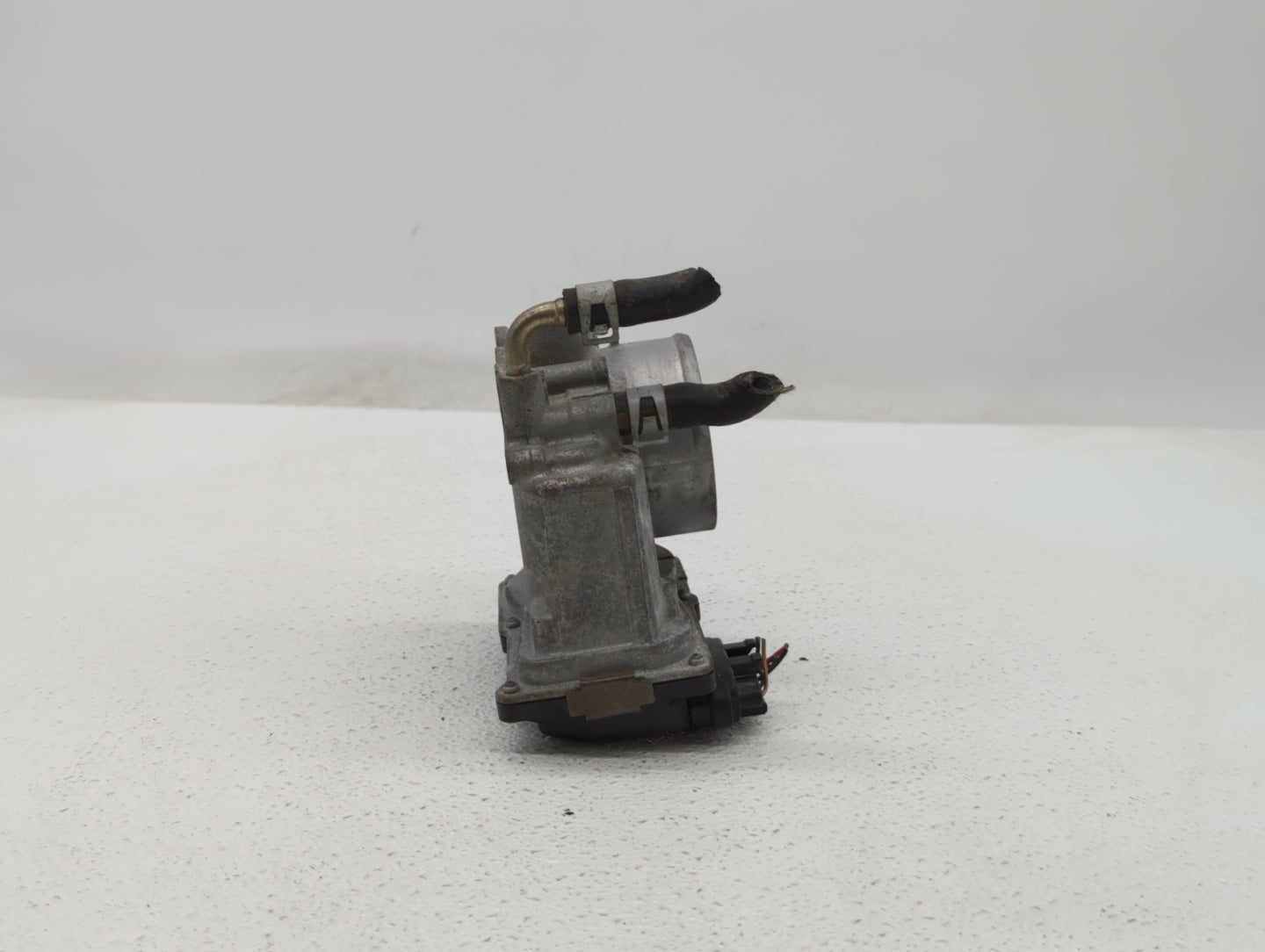 2013-2018 Nissan Altima Throttle Body P/N:3TA60-01 C 3TA60-01 B, 3TA60-01 A Fits Fits 2013 2014 2015 2016 2017 2018 2019 OEM