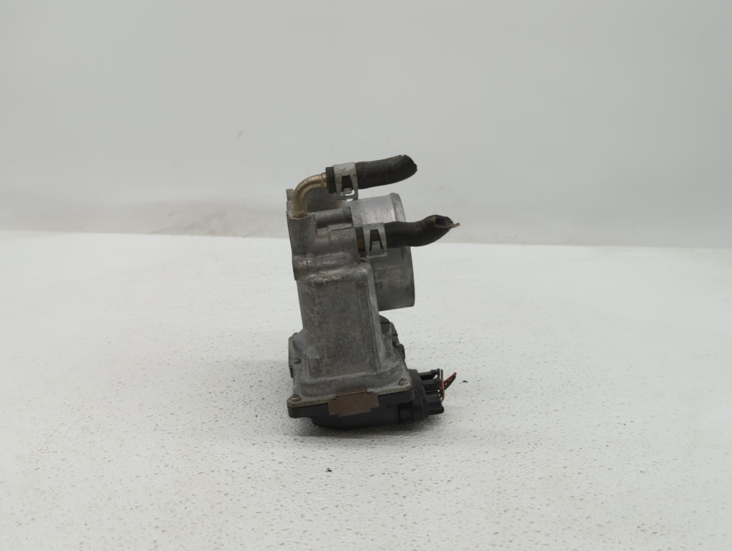 2013-2018 Nissan Altima Throttle Body P/N:3TA60-01 C 3TA60-01 B, 3TA60-01 A Fits Fits 2013 2014 2015 2016 2017 2018 2019 OEM