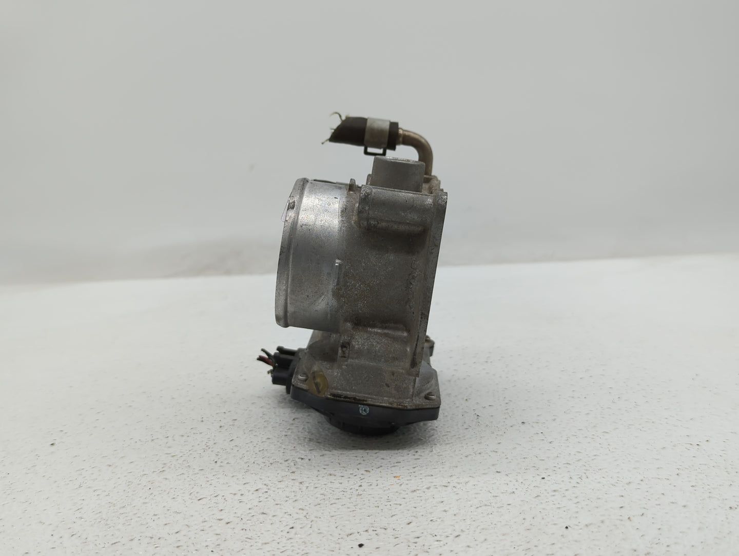 2013-2018 Nissan Altima Throttle Body P/N:3TA60-01 C 3TA60-01 B, 3TA60-01 A Fits Fits 2013 2014 2015 2016 2017 2018 2019 OEM