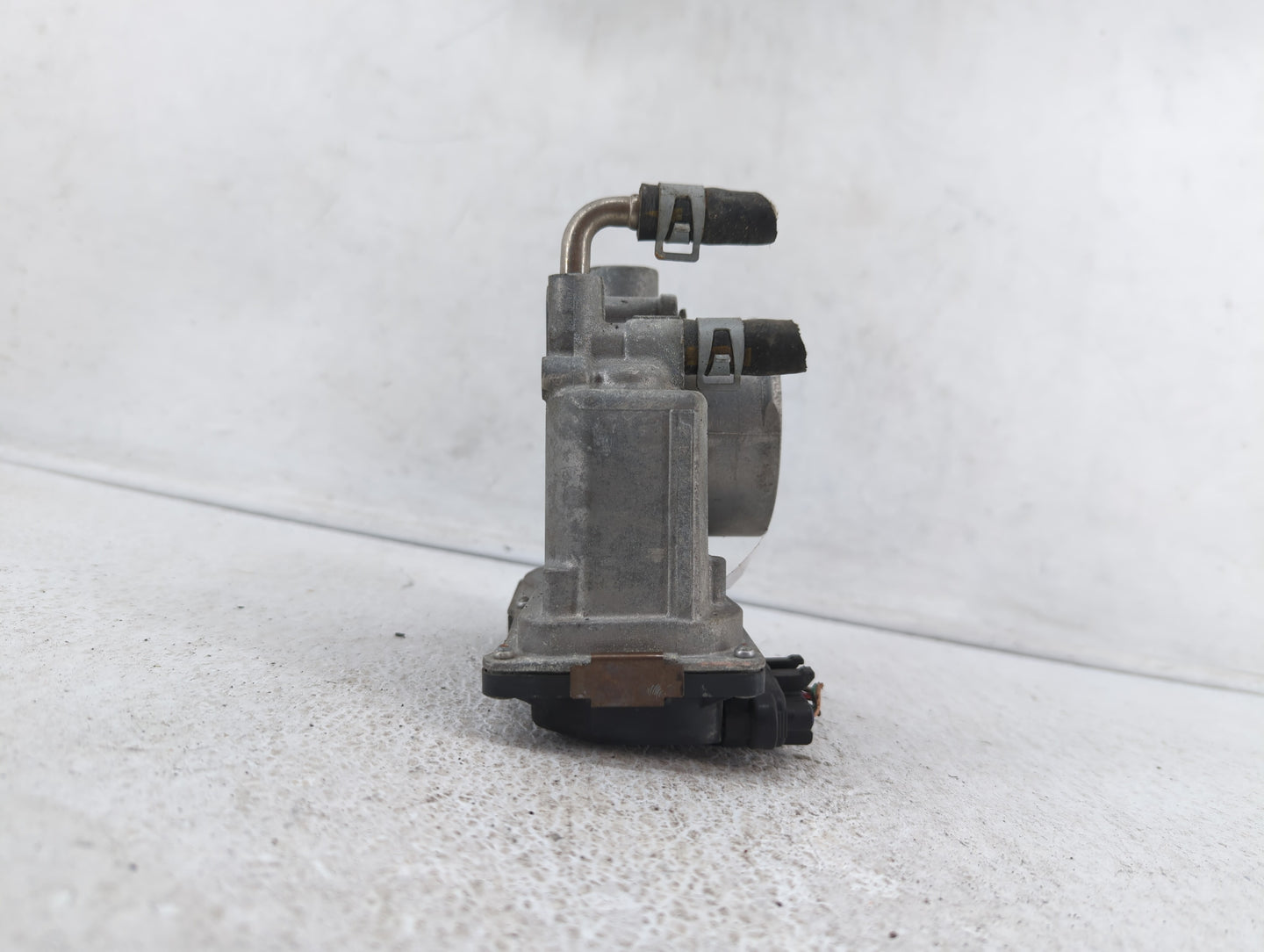 2013-2018 Nissan Altima Throttle Body P/N:3TA60-01 C 3TA60-01 B, 3TA60-01 A Fits Fits 2013 2014 2015 2016 2017 2018 2019 OEM