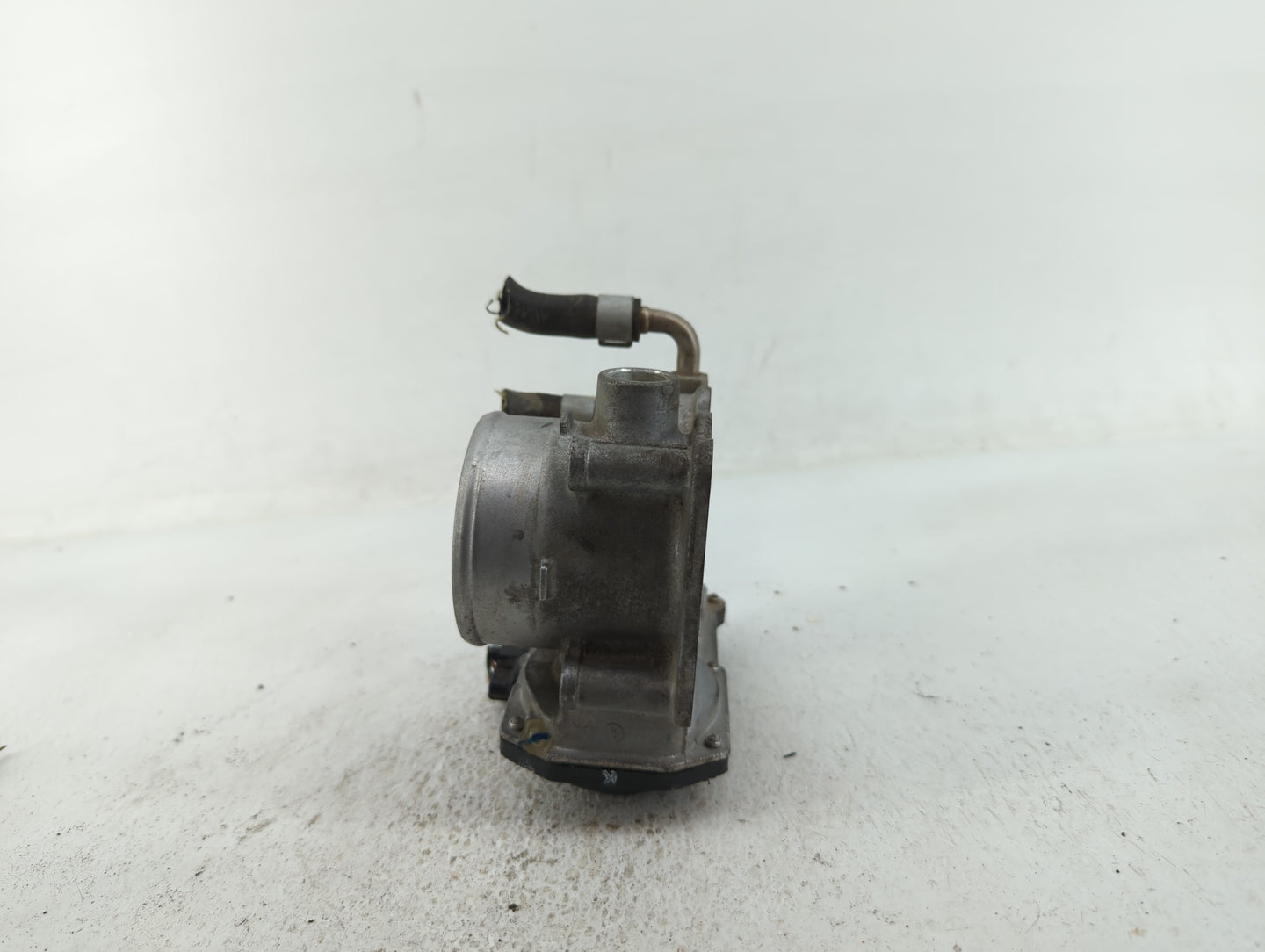 2013-2018 Nissan Altima Throttle Body P/N:3TA60-01 B 3TA60-01 C, 3TA60-01 A Fits Fits 2013 2014 2015 2016 2017 2018 2019 202