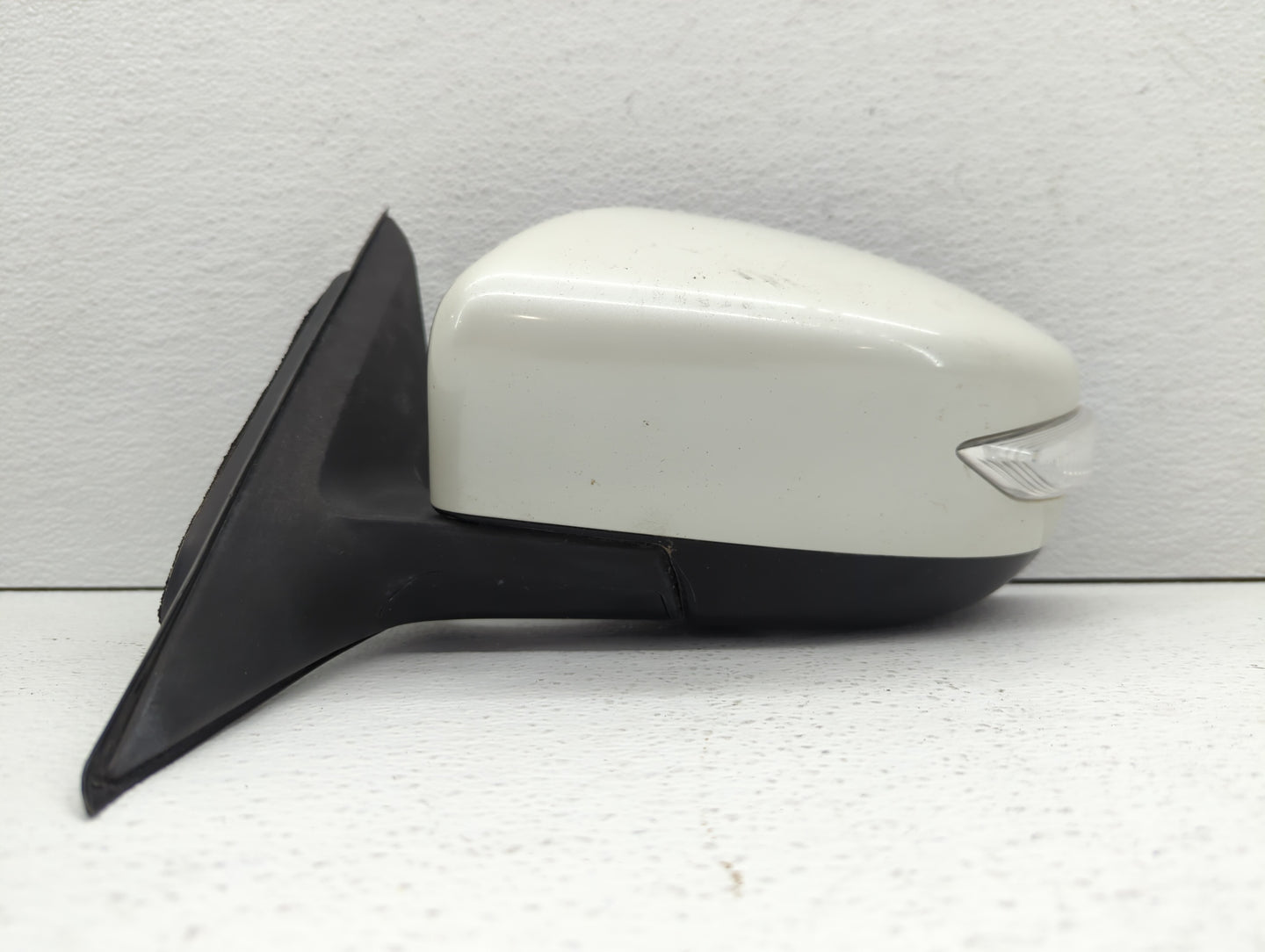 2013-2018 Nissan Altima Driver Side View Mirror - Left Door Mirror OEM Used - Oemusedautoparts1.com