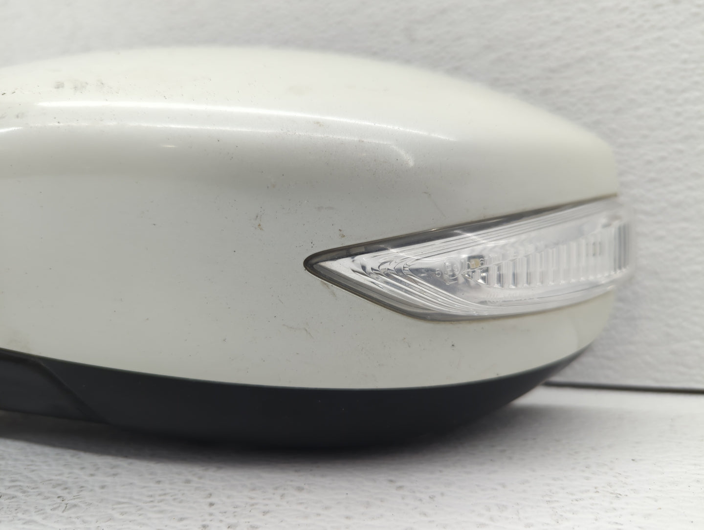 2013-2018 Nissan Altima Driver Side View Mirror - Left Door Mirror OEM Used - Oemusedautoparts1.com
