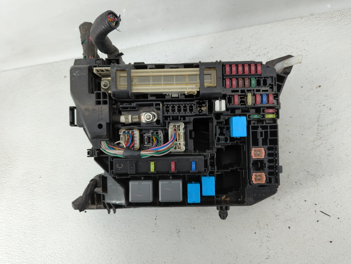 2016-2017 Nissan Altima Fusebox Fuse Box Panel Relay Module P/N:82662-12370 Fits Fits 2016 2017 OEM Used Auto Parts - Oemuse