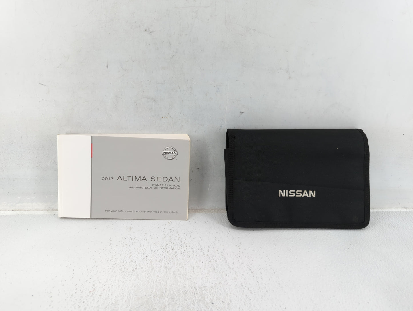 2017 Nissan Altima Owners Manual Book Guide P/N:OM17EA 0L33U0 OEM Used Auto Parts - Oemusedautoparts1.com