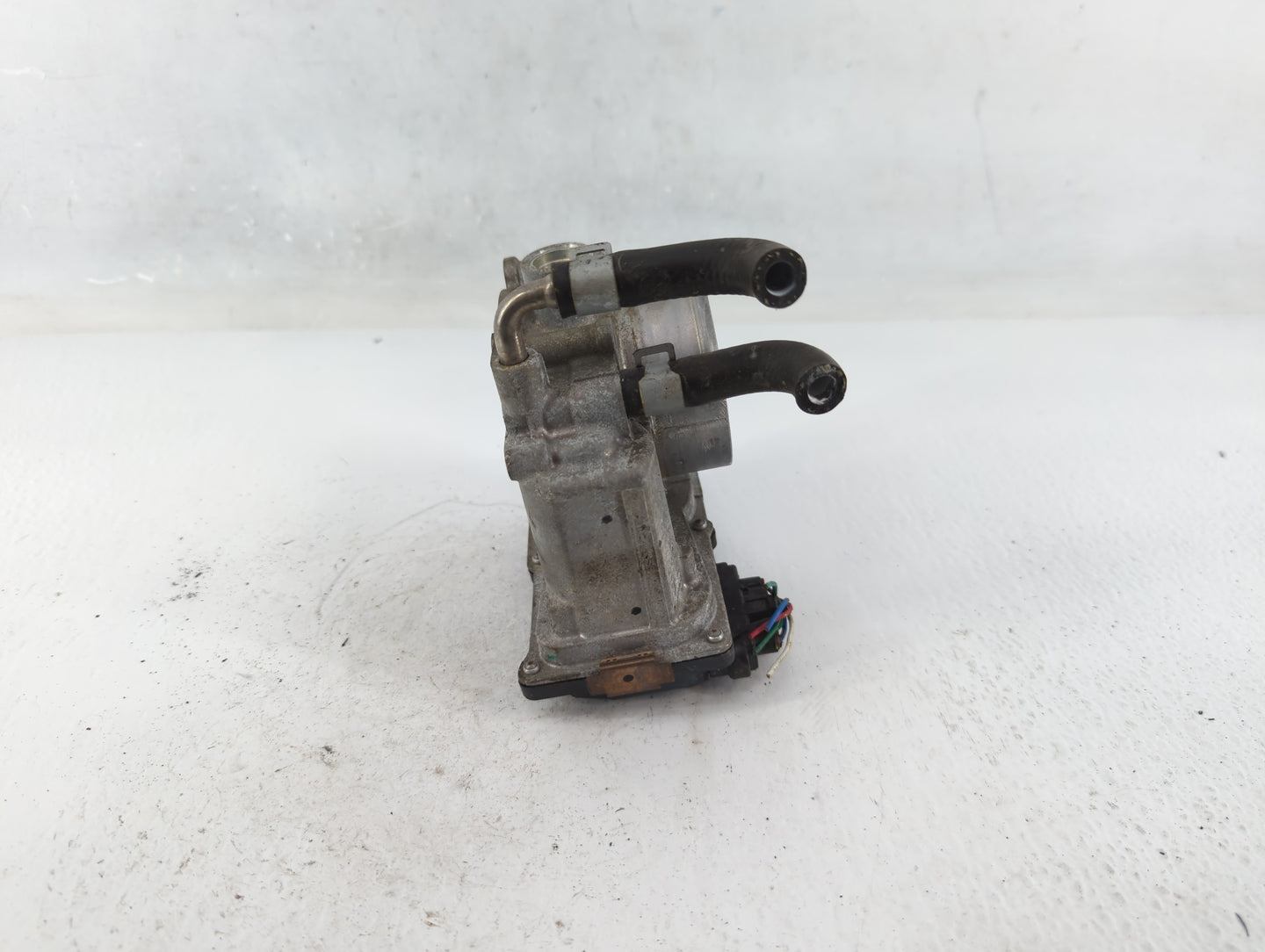 2013-2018 Nissan Altima Throttle Body P/N:02240 3K11, 3TA60-01 A Fits Fits 2013 2014 2015 2016 2017 2018 2019 2020 OEM Used 