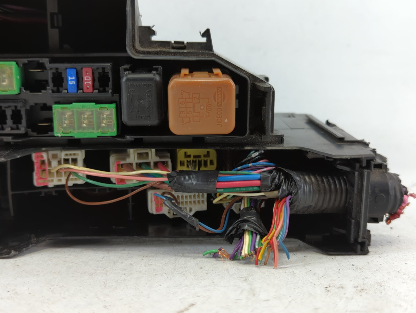 2016-2017 Nissan Altima Fusebox Fuse Box Panel Relay Module P/N:7254-5763-30 Fits Fits 2016 2017 OEM Used Auto Parts - Oemus