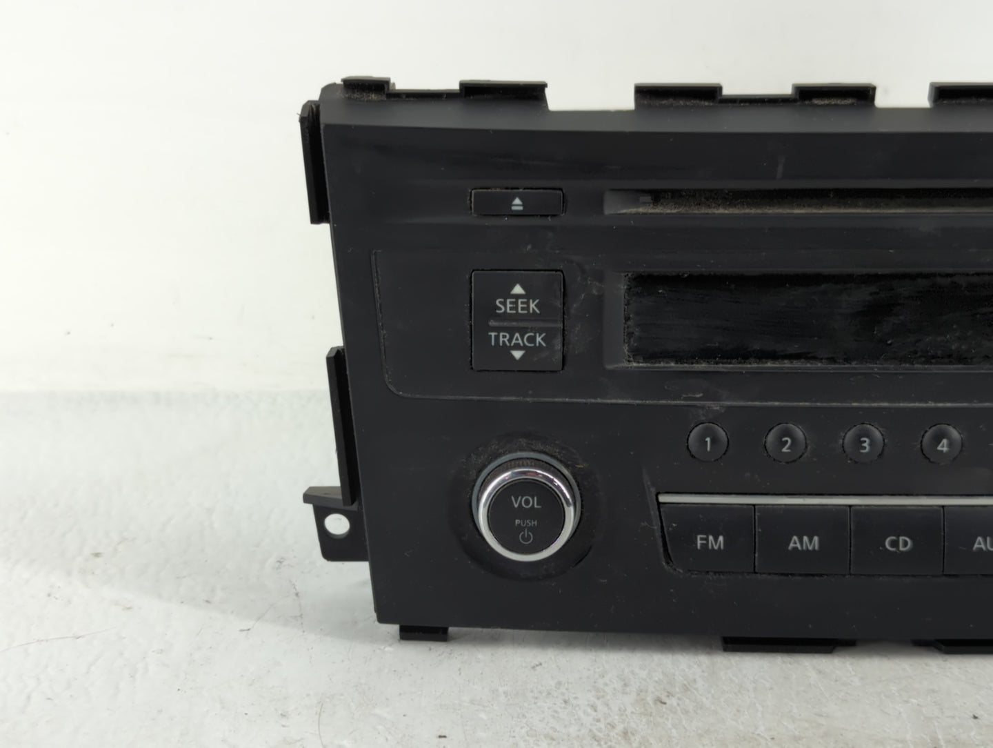 2016-2017 Nissan Altima Am Fm Cd Player Radio Receiver - Oemusedautoparts1.com