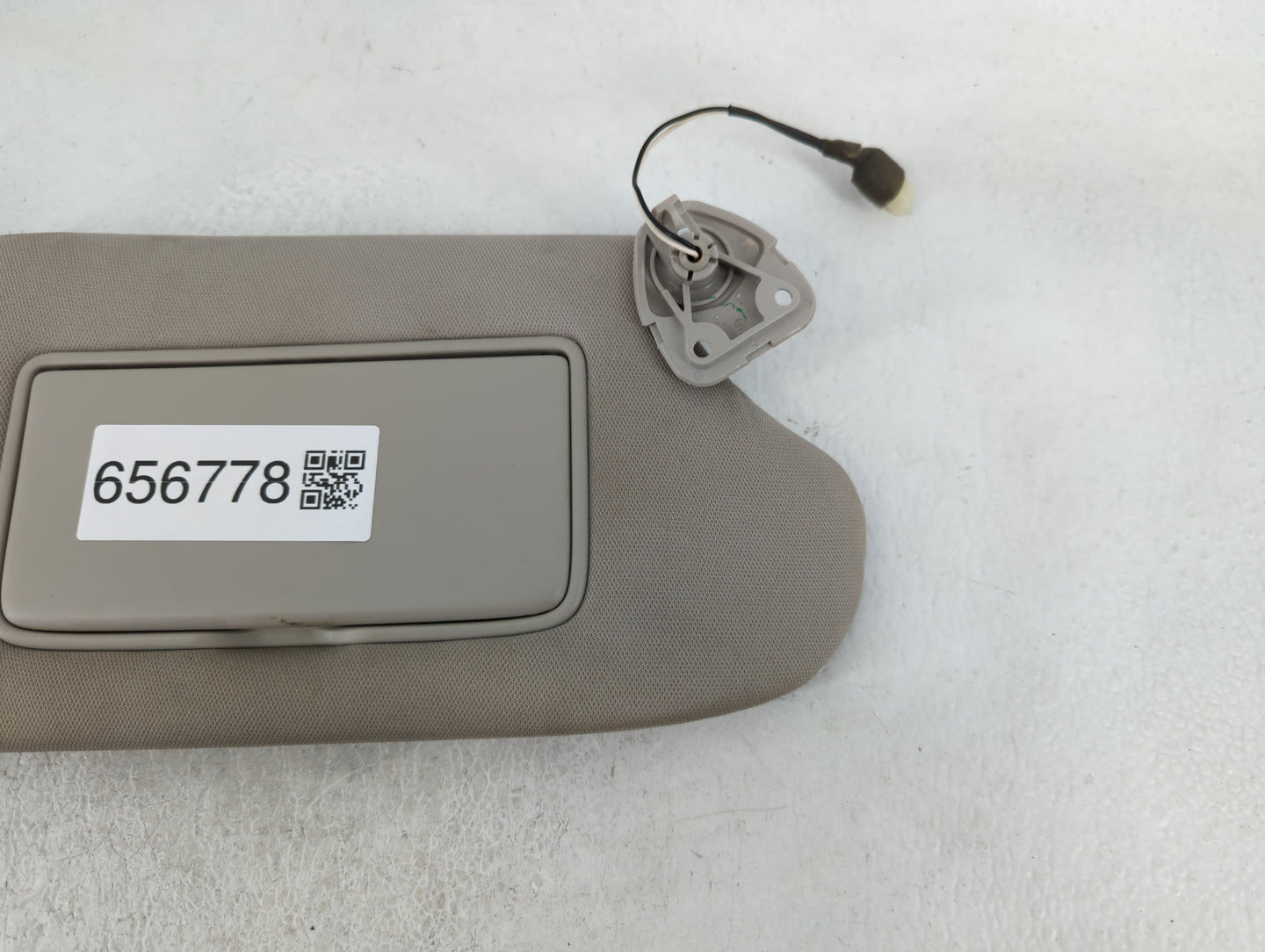 2013-2017 Nissan Altima Sun Visor Shade Replacement Driver Left Mirror Fits Fits 2013 2014 2015 2016 2017 OEM Used Auto Part
